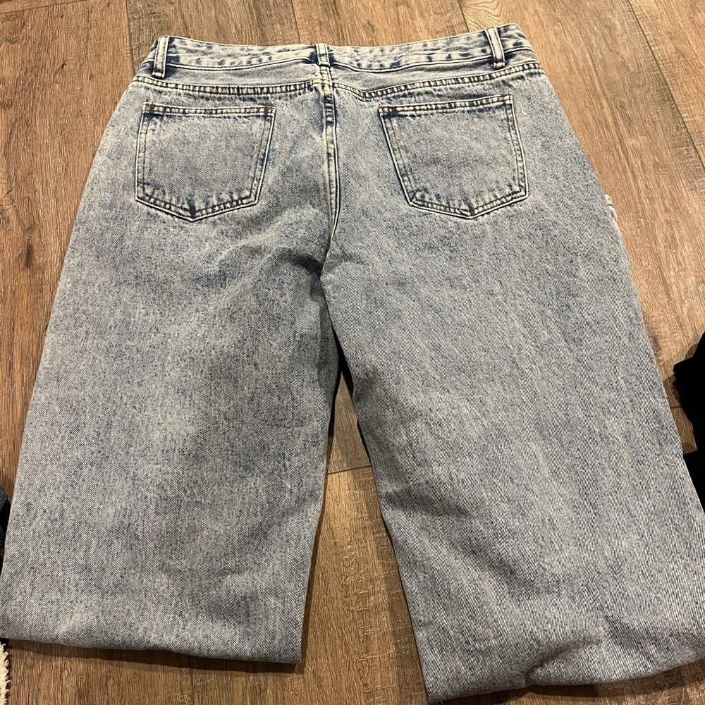 Ripped mom jeans!